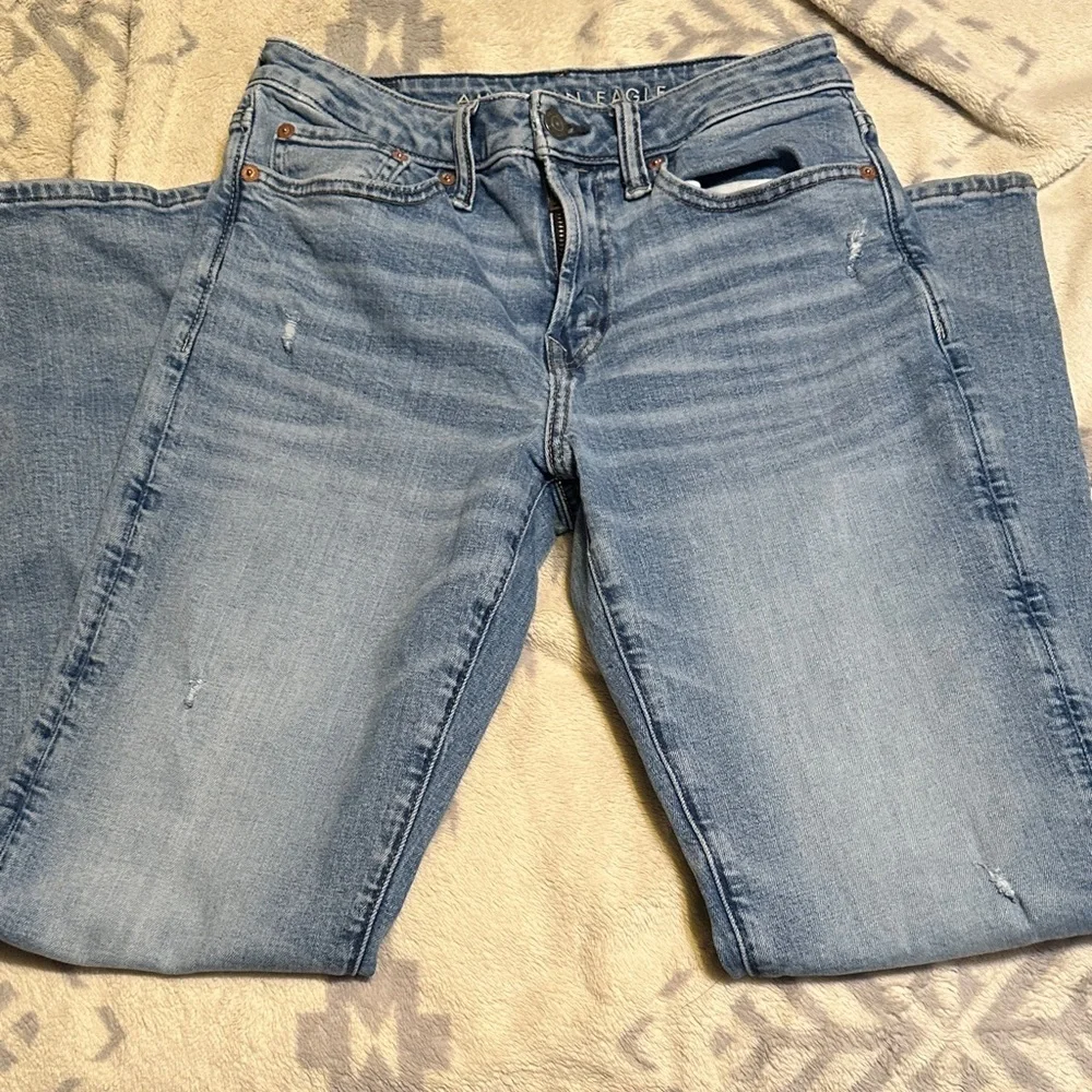 M5.   American Eagle Outfitters Men's Straight Jeans - Denim Blue